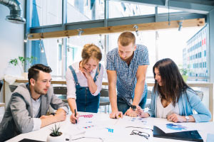 Gestione del marketing: analisi di concorrenti e clienti