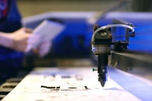 Procesos de mecanizado: procesos de acabado y máquina CNC
