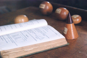 Matemática para engenharia - seções cônicas e funções logarítmicas