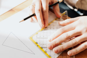 Nozioni di base sulla geometria: linee parallele e triangoli congruenti