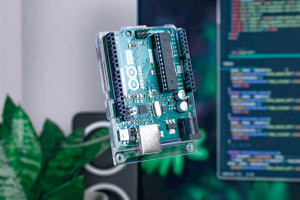 Una guida al rilevamento del movimento di Arduino tramite SMS utilizzando Python