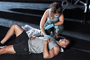 Entrenamiento de primeros auxilios deportivos