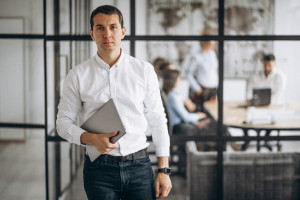 Prosperare negli affari: competenze essenziali per gli imprenditori moderni
