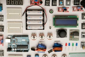 Arduino Automation & Robotics: pianoforte, codice Morse e regolatore di lampade LED RGB