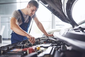 Formazione completa per meccanici d'auto